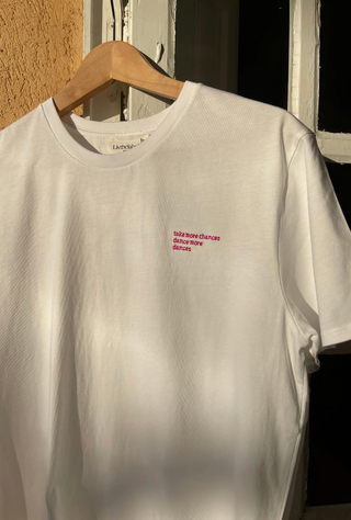 LIV T-SHIRT TAKE MORE CHANCES DANCE MORE DANCES WHITE (FIJI FLOWER)