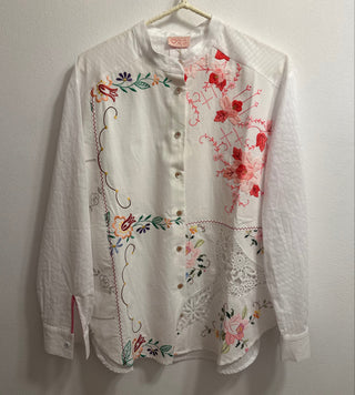 RELAX RE-LUX PETAL MANDARIN SHIRT WHITE + EMBROIDERY