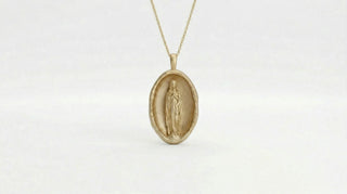 AMARE OMNIA TOMAR REFUGIO S GOLD NECKLACE